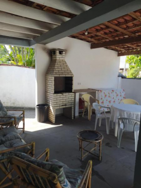 Casa na Praia do Tombo com Churrasqueira